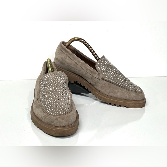 ANNE KLEIN Taupe suede DORSEY silver studded loafers size 7 - Picture 2 of 9